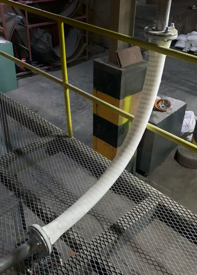 TOREX EXTRACURVE αντιτριβική καμπύλη μεγάλης ακτίνας από food-grade μη-αντιστατικό τεχνοπολυμερές SINT AL για γραμμές αερομεταφοράς τροφίμων
